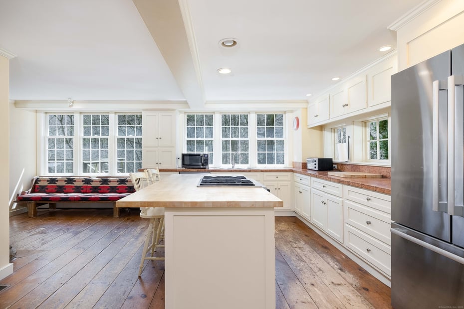 180 Green Hill Road Photo 3