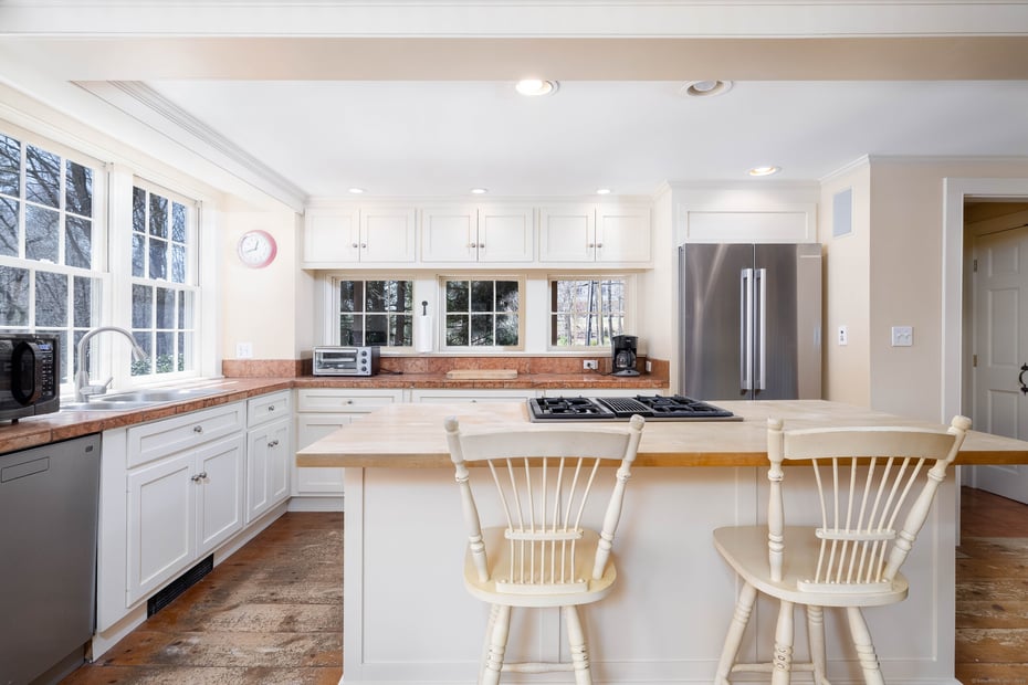 180 Green Hill Road Photo 4