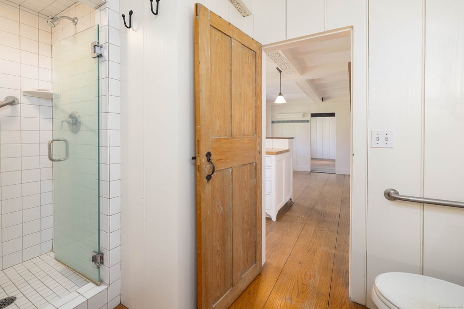 180 Green Hill Road Photo 17