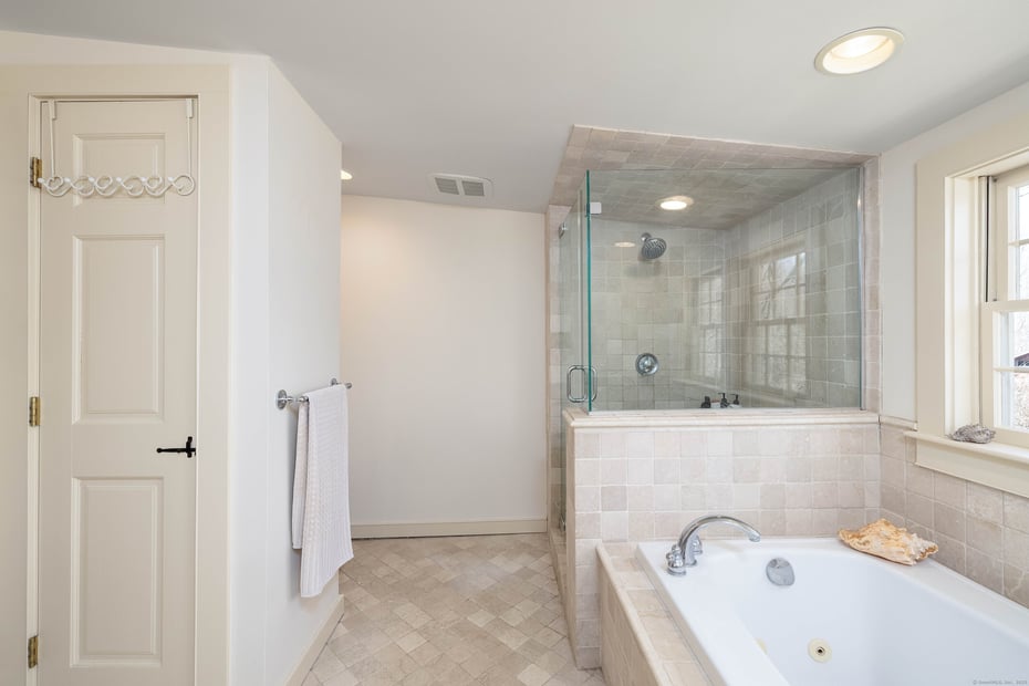 180 Green Hill Road Photo 26