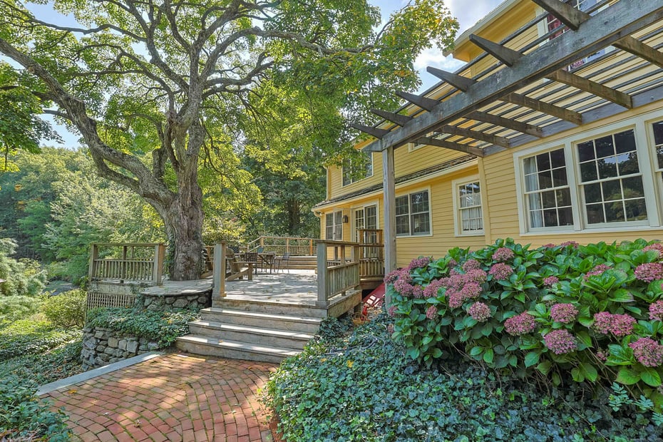 180 Green Hill Road Photo 32