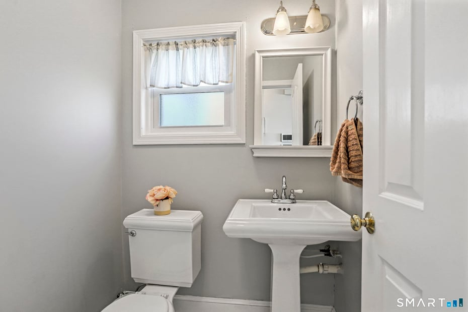 4 Seabreeze Avenue  #B Photo 12