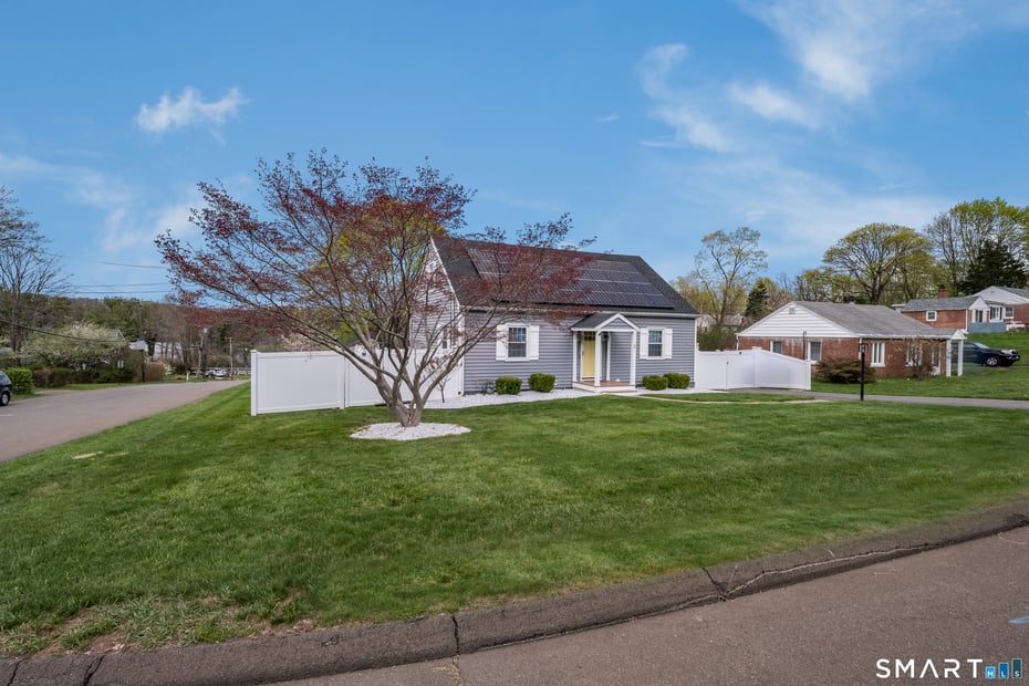 2 Lakeview Terrace Photo 2