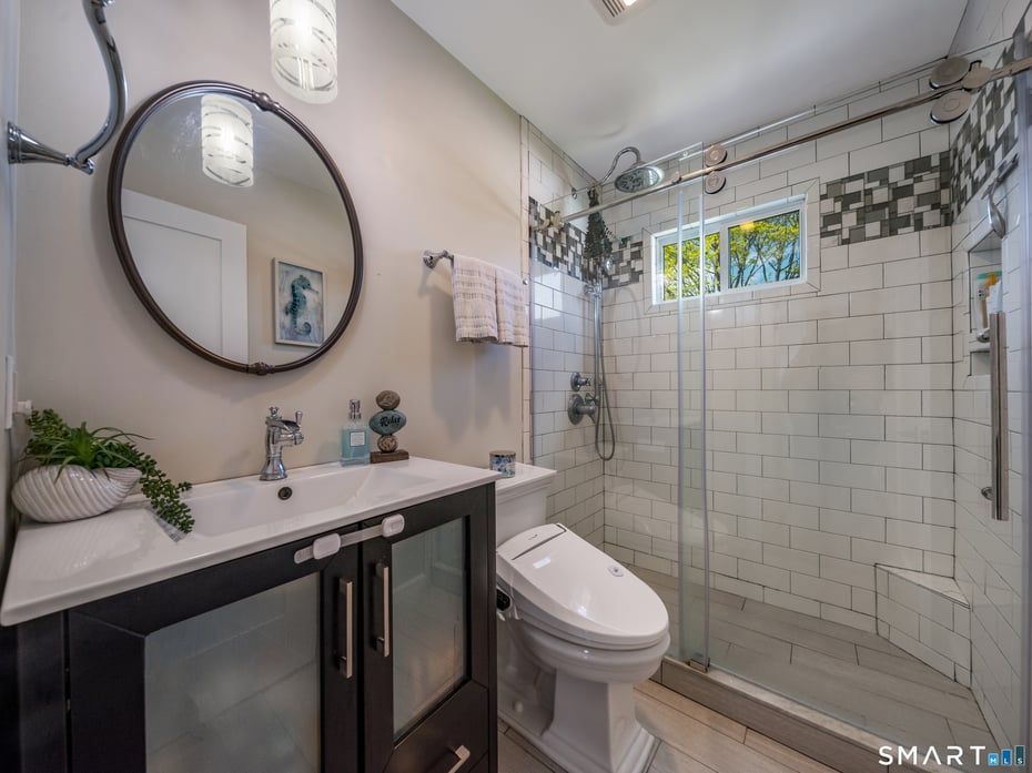 2 Lakeview Terrace Photo 17