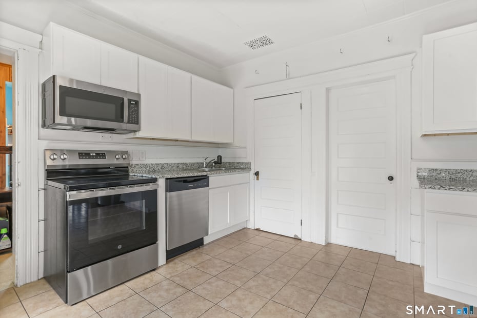 939 Nichols Avenue Photo 8