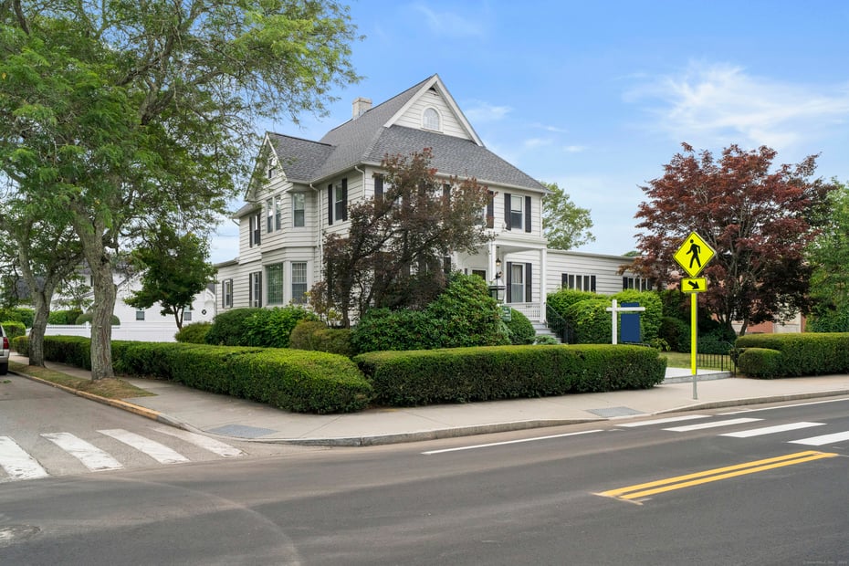 32 East Main Street Photo 1