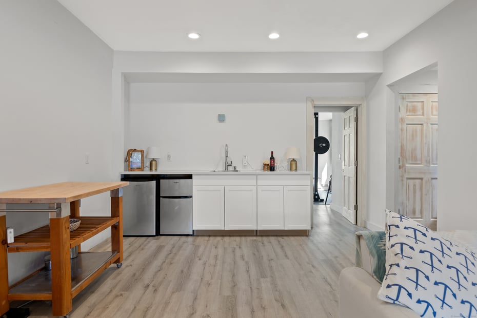 80 Soundview Drive Photo 17