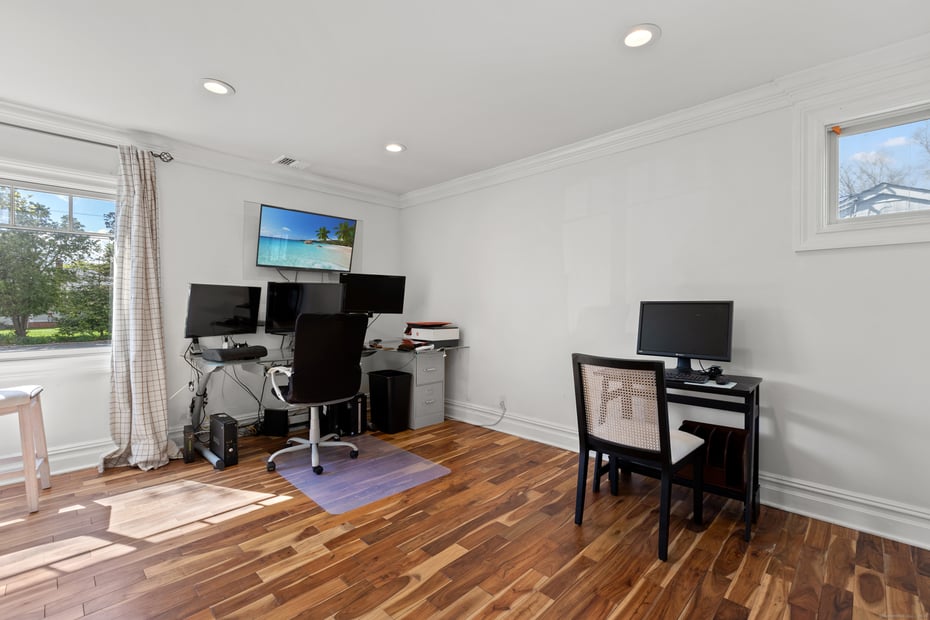 80 Soundview Drive Photo 32