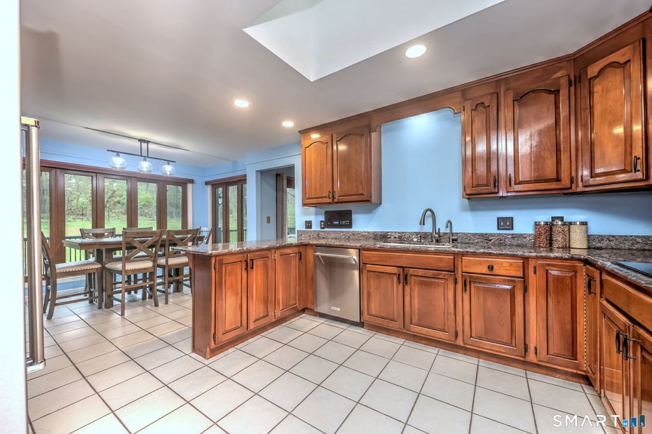 2262 Ridge Road Photo 4