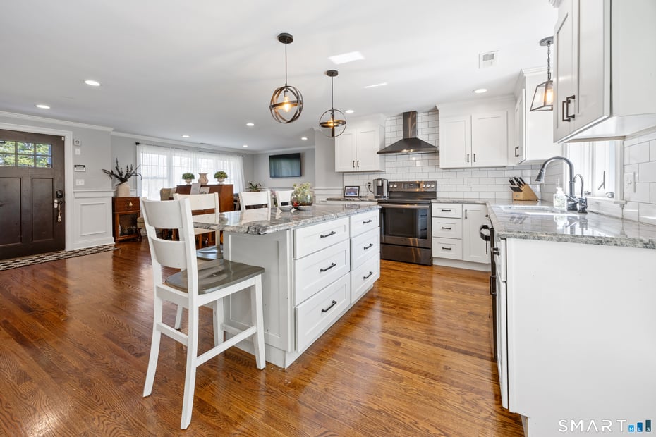 28 Maplewood Lane Photo 9
