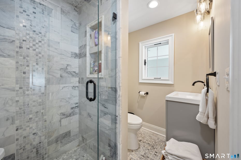 28 Maplewood Lane Photo 12