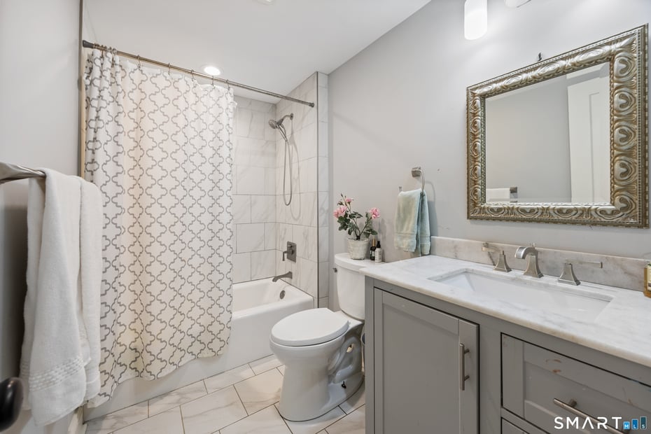 28 Maplewood Lane Photo 13