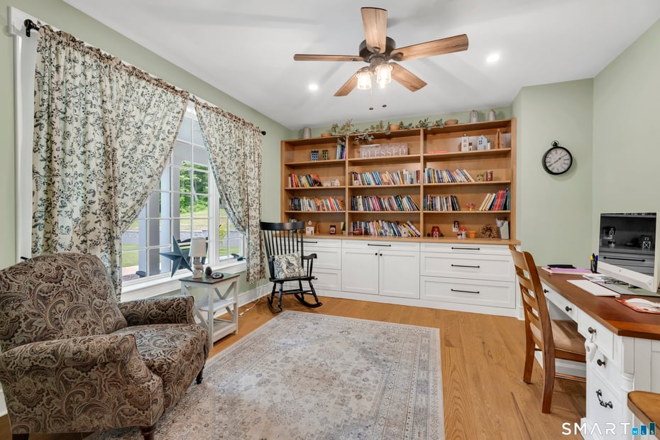 49 Round Hill Road Photo 6