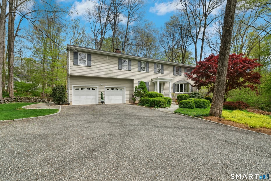 95 Alexandra Drive Photo 3