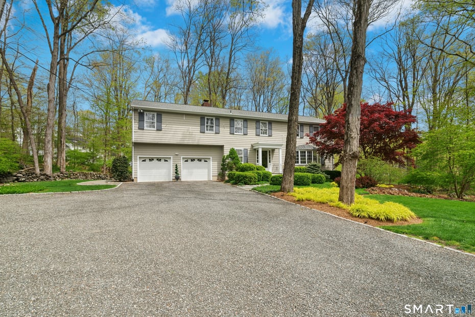 95 Alexandra Drive Photo 5