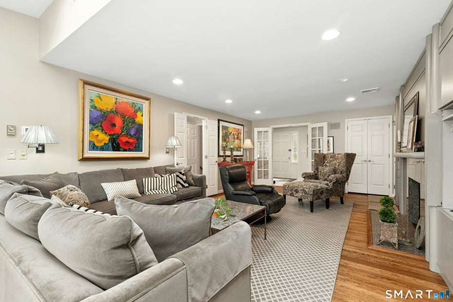 95 Alexandra Drive Photo 17