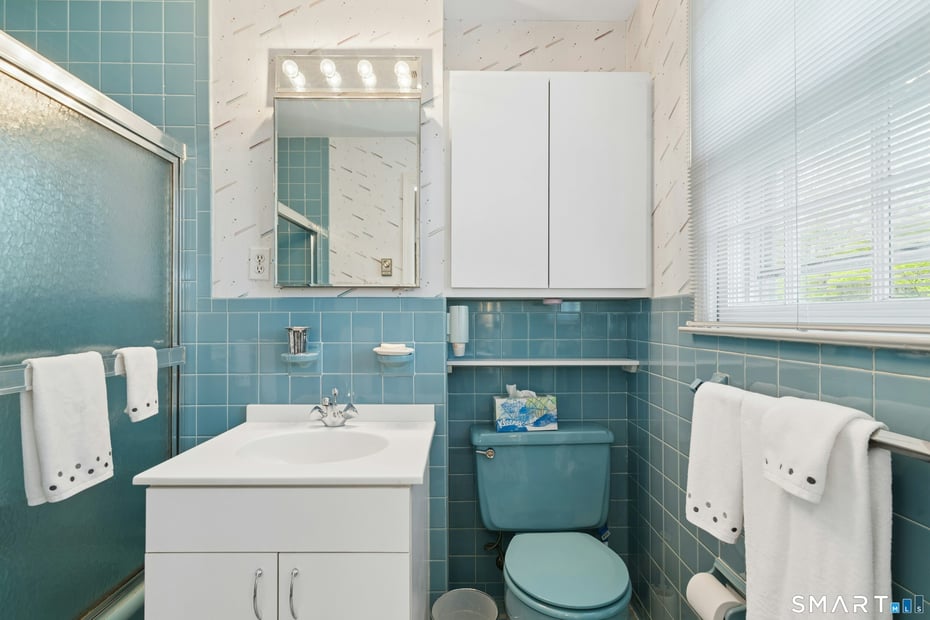95 Alexandra Drive Photo 24