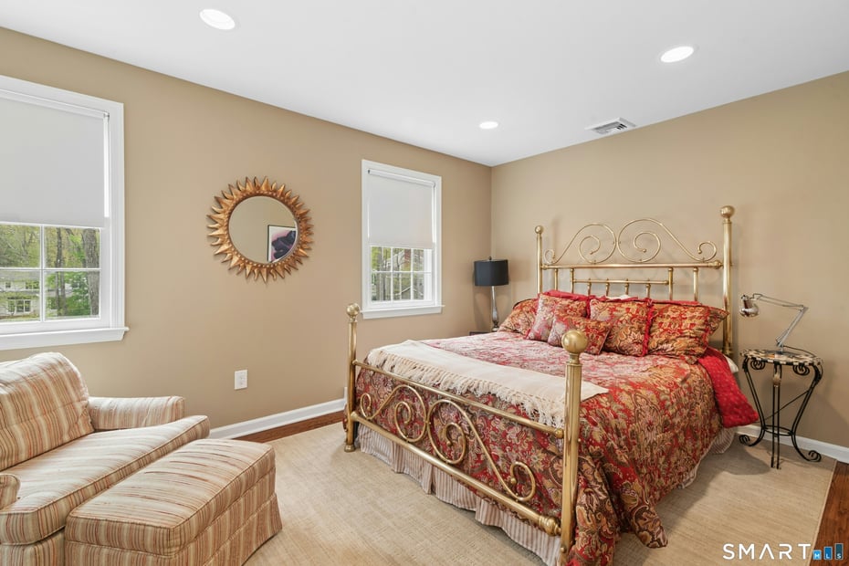 95 Alexandra Drive Photo 26