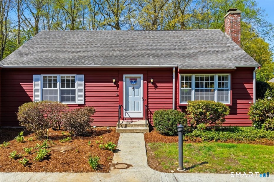 15 Hampshire Road #15 Photo 1