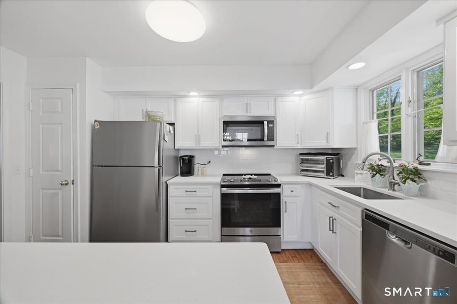 15 Hampshire Road #15 Photo 9
