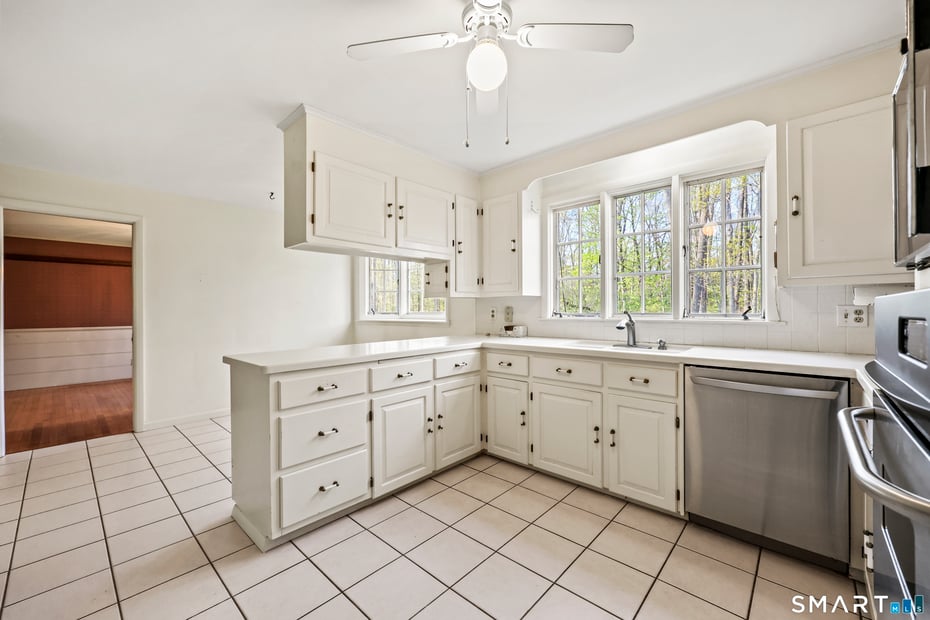 34 Green Acres Road Photo 18