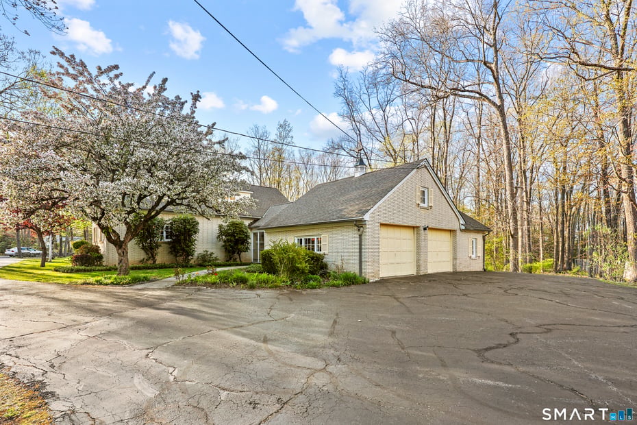 34 Green Acres Road Photo 37