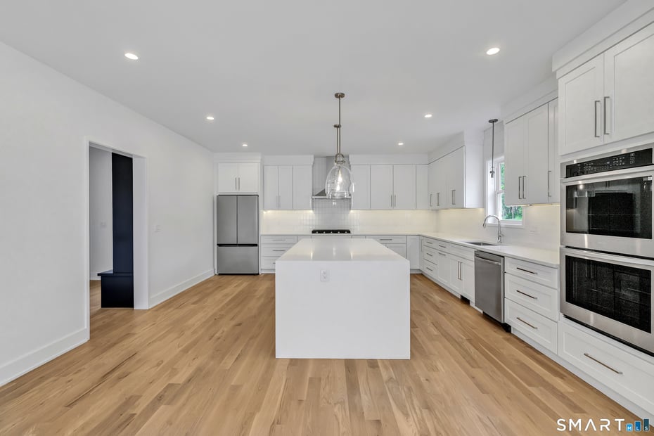 355 Spring Hill Road Photo 6