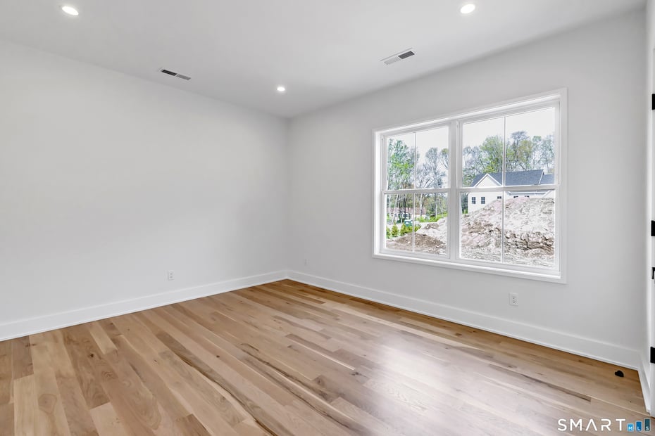 355 Spring Hill Road Photo 17