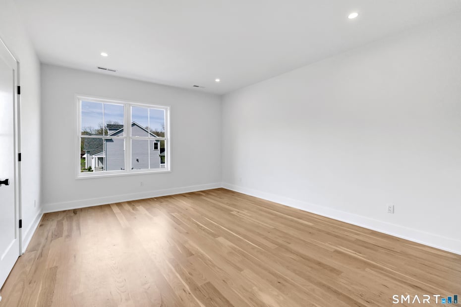 355 Spring Hill Road Photo 18