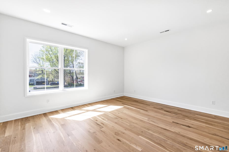 355 Spring Hill Road Photo 21