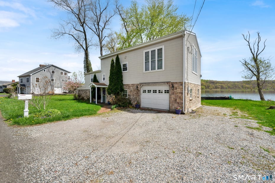84 Little Meadow Road Photo 3