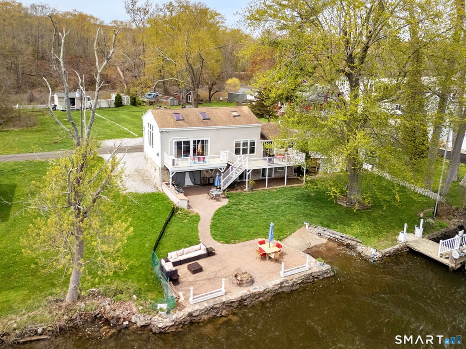 84 Little Meadow Road Photo 6