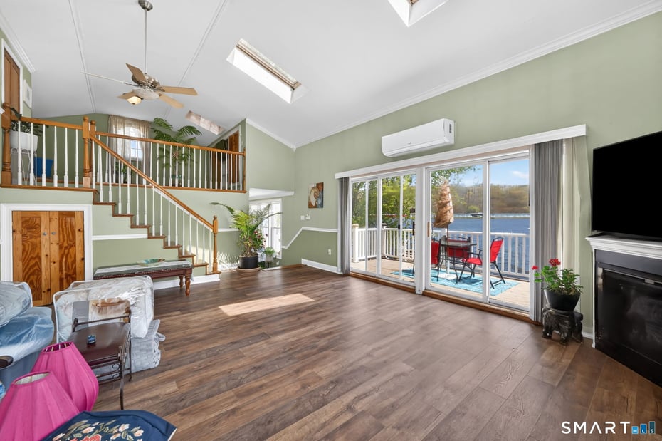 84 Little Meadow Road Photo 32