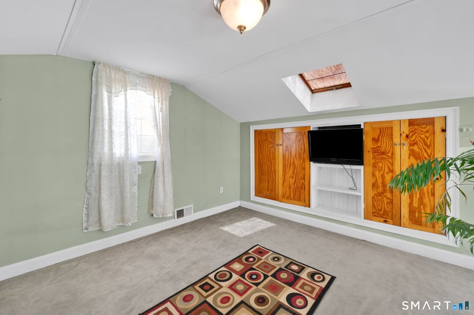 84 Little Meadow Road Photo 35
