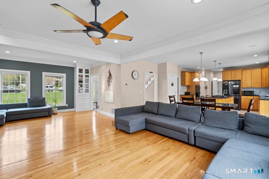 78 Glenmeadow Drive Photo 3