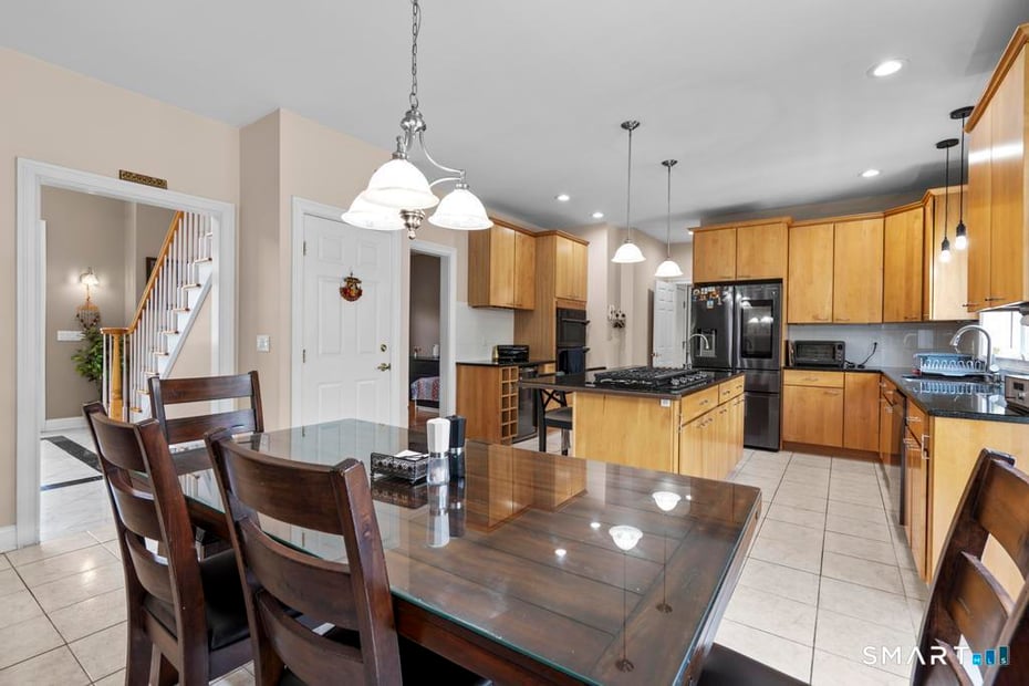 78 Glenmeadow Drive Photo 5