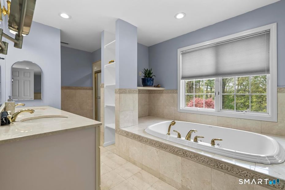 78 Glenmeadow Drive Photo 15