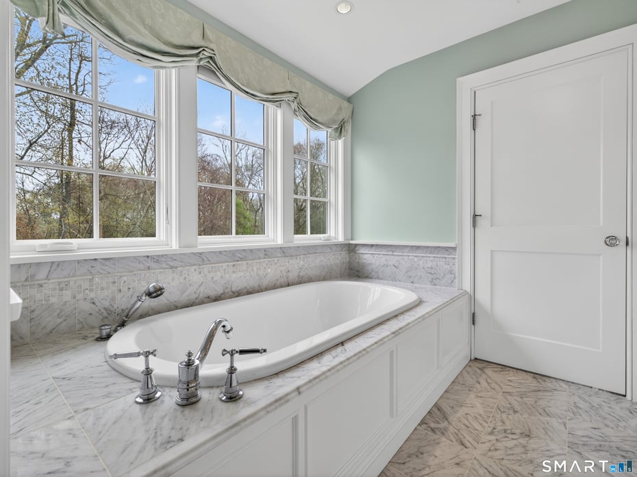 11 Westwood Drive Photo 17