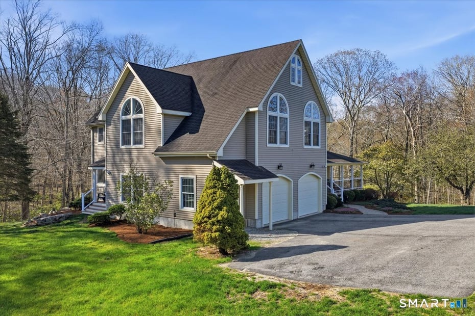 57 Forsyth Road Photo 2