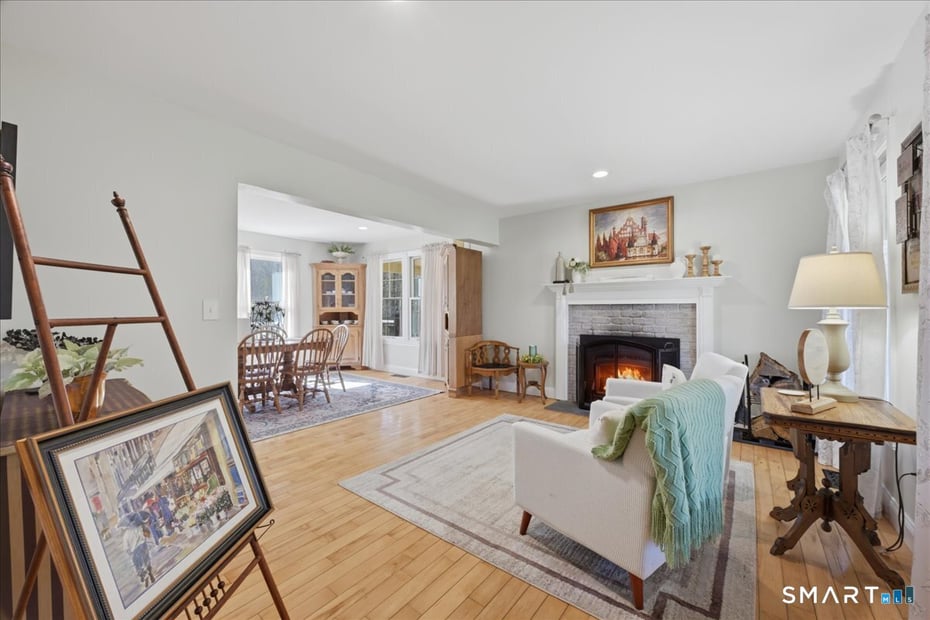 57 Forsyth Road Photo 4