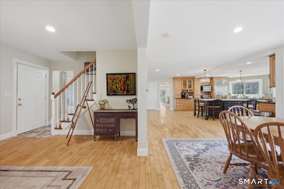 57 Forsyth Road Photo 5