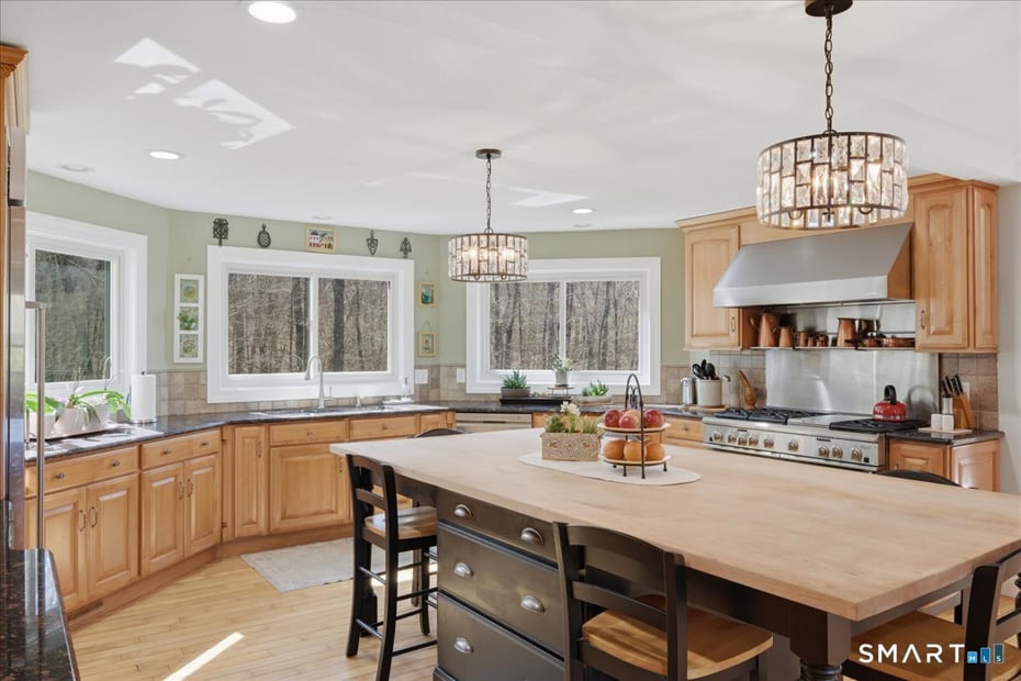 57 Forsyth Road Photo 10