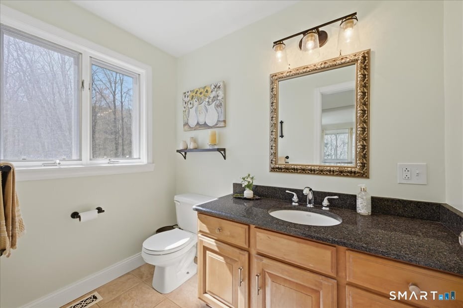 57 Forsyth Road Photo 17
