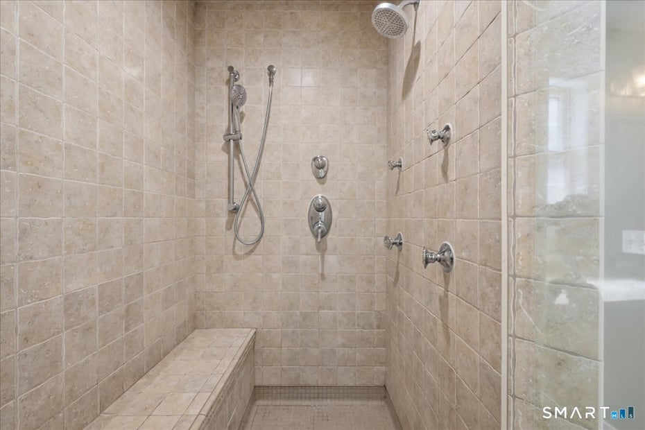 57 Forsyth Road Photo 22