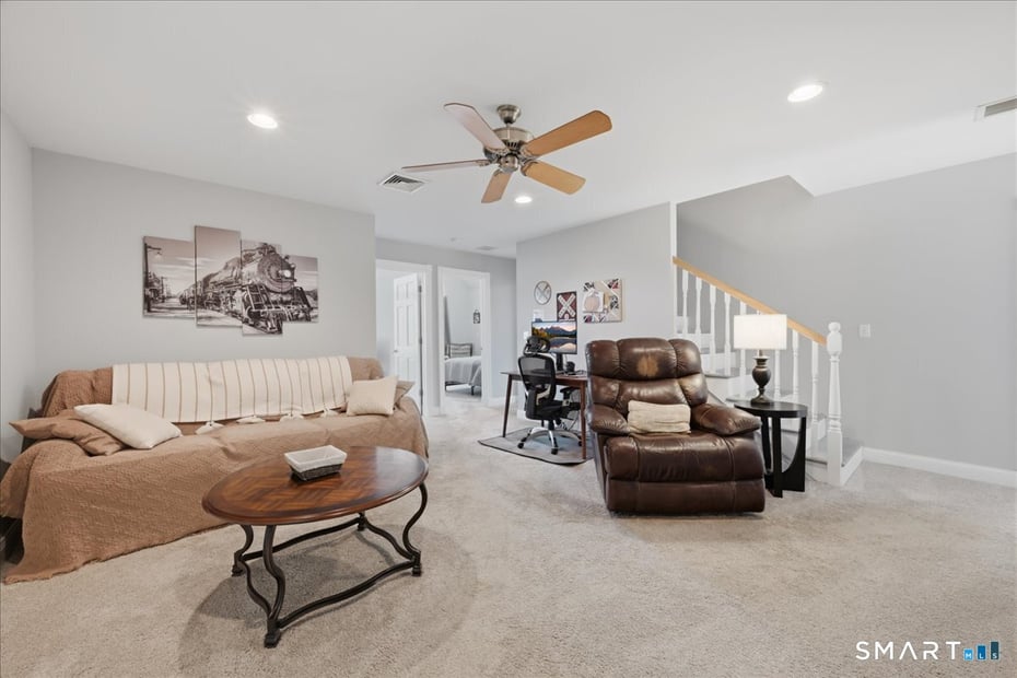 57 Forsyth Road Photo 26