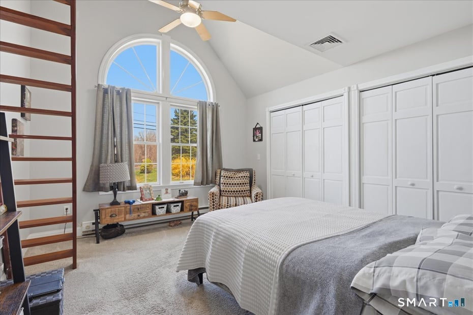 57 Forsyth Road Photo 30