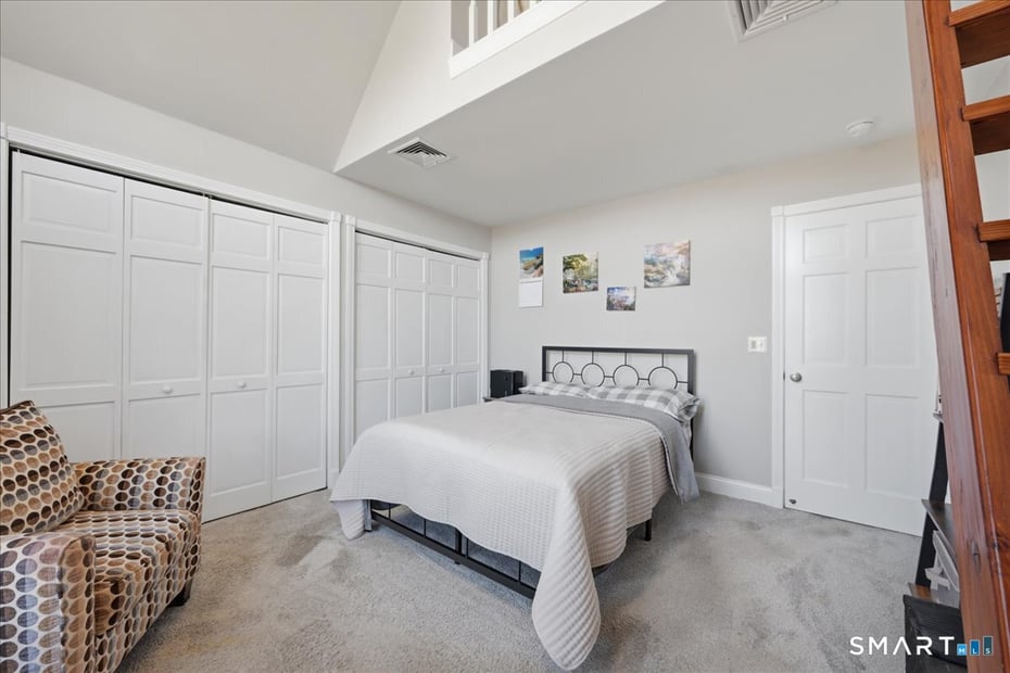 57 Forsyth Road Photo 31