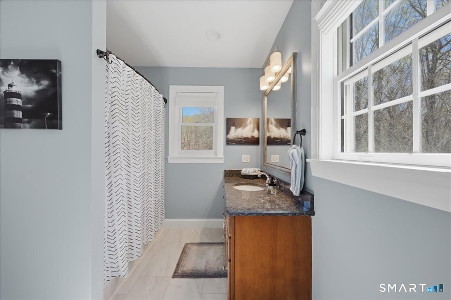 57 Forsyth Road Photo 34