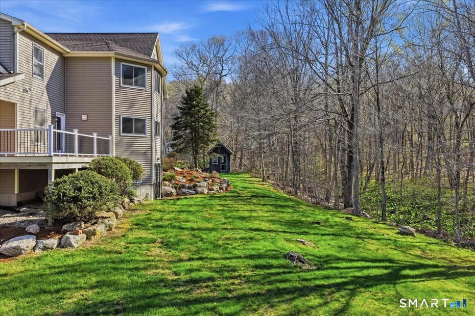 57 Forsyth Road Photo 39
