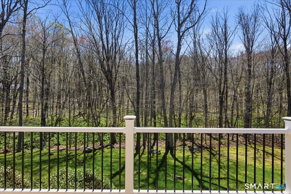 57 Forsyth Road Photo 40